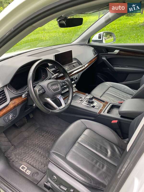 Внедорожник / Кроссовер Audi Q5 2017 в Киеве