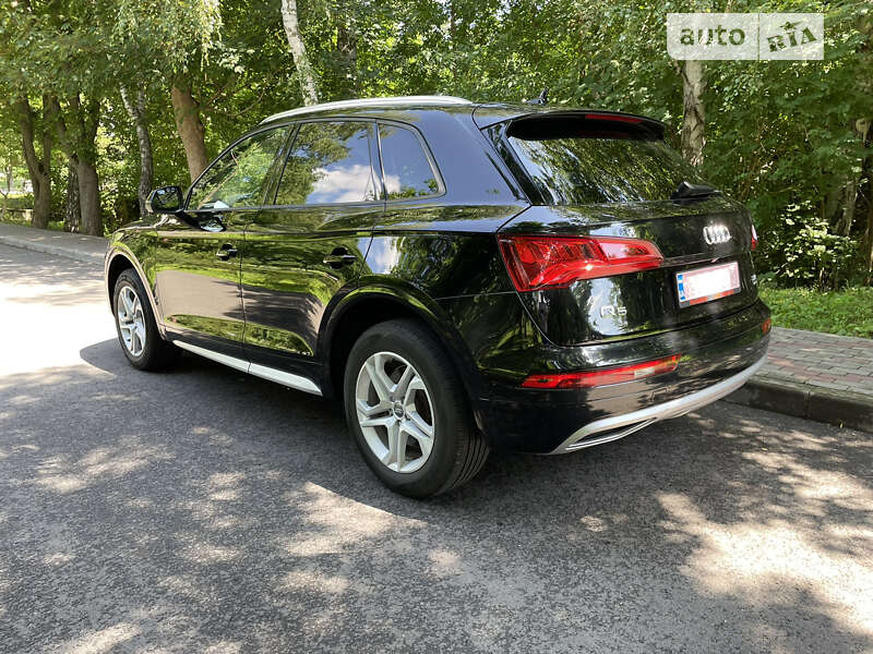 Внедорожник / Кроссовер Audi Q5 2017 в Луцке