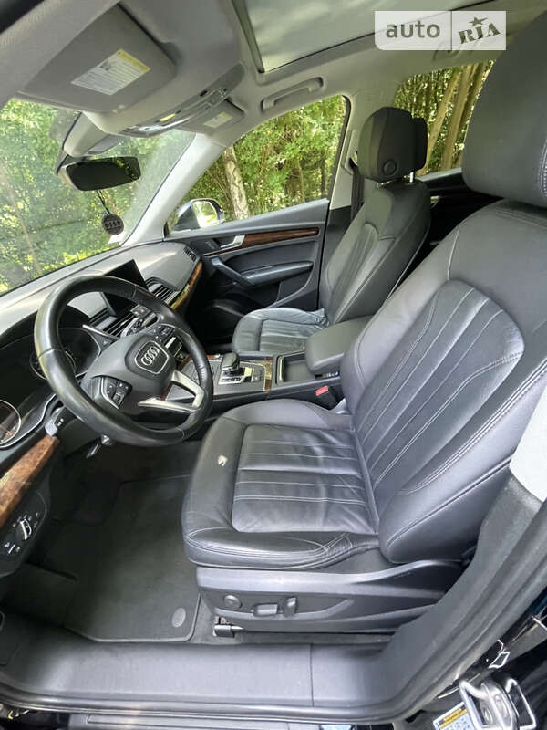 Внедорожник / Кроссовер Audi Q5 2017 в Луцке