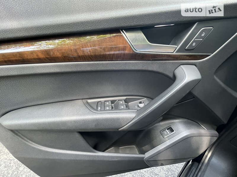 Внедорожник / Кроссовер Audi Q5 2017 в Луцке