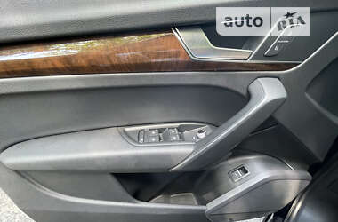 Внедорожник / Кроссовер Audi Q5 2017 в 