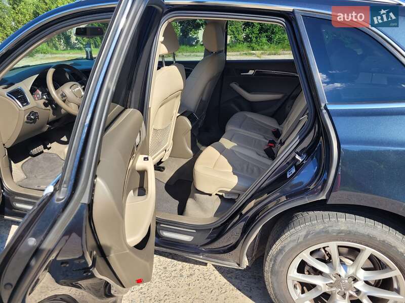 Внедорожник / Кроссовер Audi Q5 2011 в Киеве