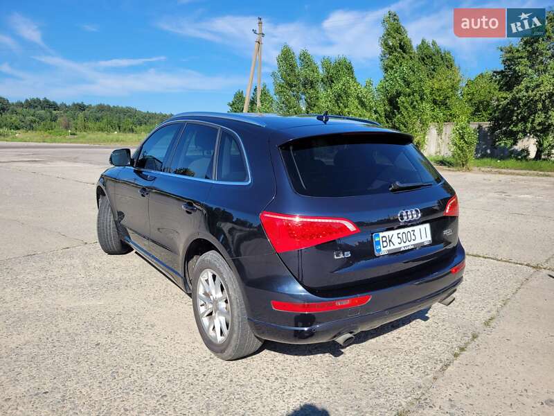 Внедорожник / Кроссовер Audi Q5 2011 в Киеве
