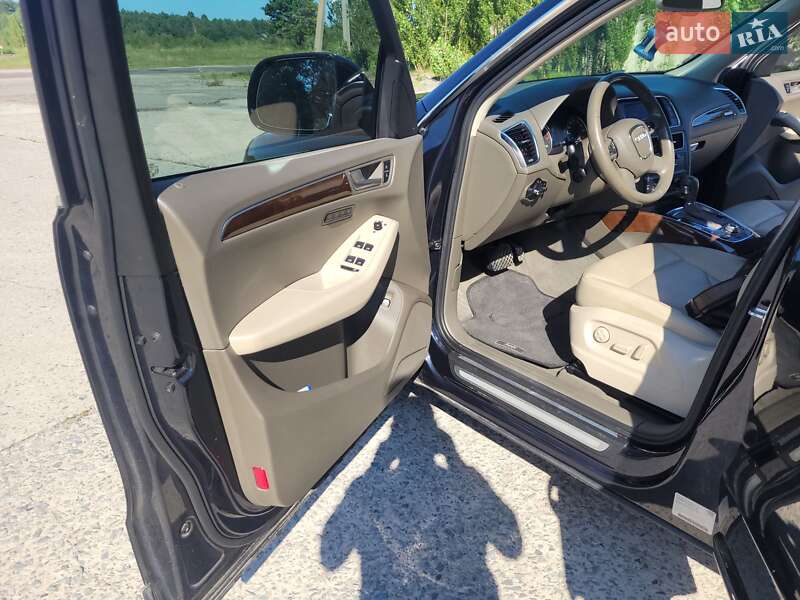 Внедорожник / Кроссовер Audi Q5 2011 в Киеве