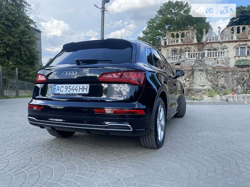 Внедорожник / Кроссовер Audi Q5 2017 в Луцке