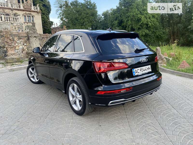 Внедорожник / Кроссовер Audi Q5 2017 в Луцке