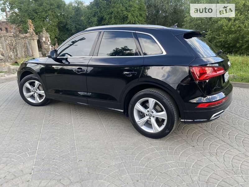 Внедорожник / Кроссовер Audi Q5 2017 в Луцке