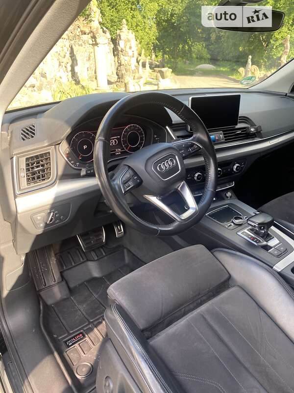 Внедорожник / Кроссовер Audi Q5 2017 в Луцке