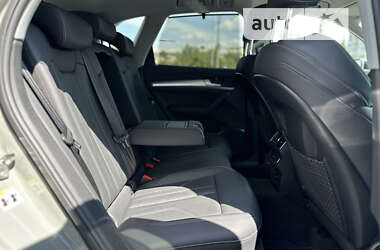 Внедорожник / Кроссовер Audi Q5 2022 в 