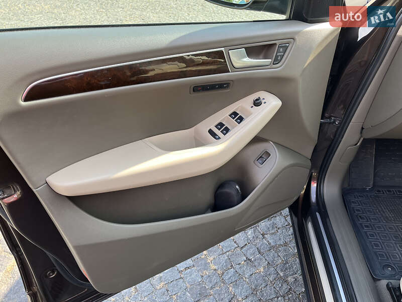 Позашляховик / Кросовер Audi Q5 2010 в Львові