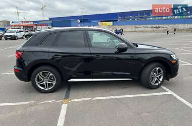 Внедорожник / Кроссовер Audi Q5 2018 в 