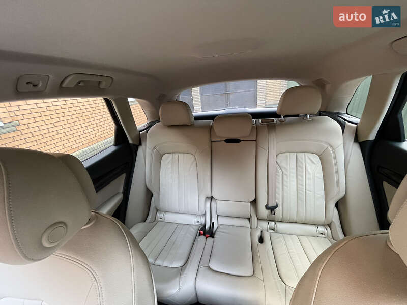 Внедорожник / Кроссовер Audi Q5 2017 в Ромнах