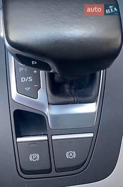 Внедорожник / Кроссовер Audi Q5 2018 в 