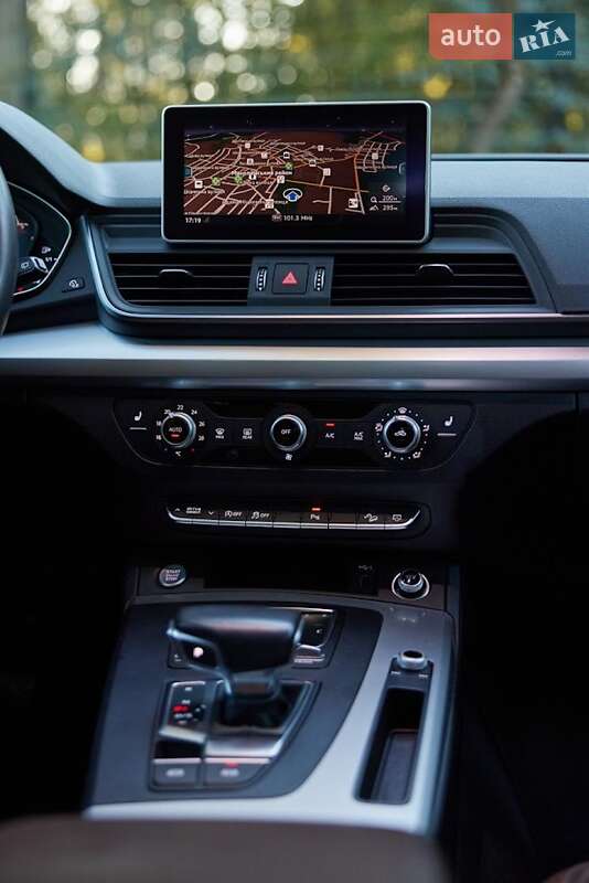 Позашляховик / Кросовер Audi Q5 2018 в Львові