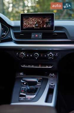 Внедорожник / Кроссовер Audi Q5 2018 в 