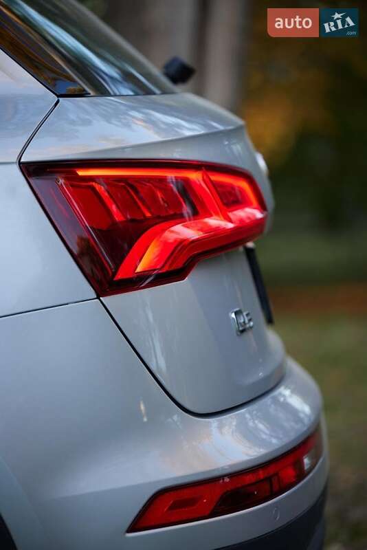 Позашляховик / Кросовер Audi Q5 2018 в Львові