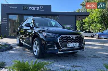 Позашляховик / Кросовер Audi Q5 2020 в 