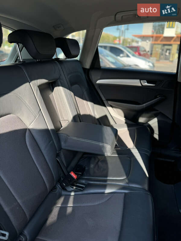 Внедорожник / Кроссовер Audi Q5 2015 в Черновцах