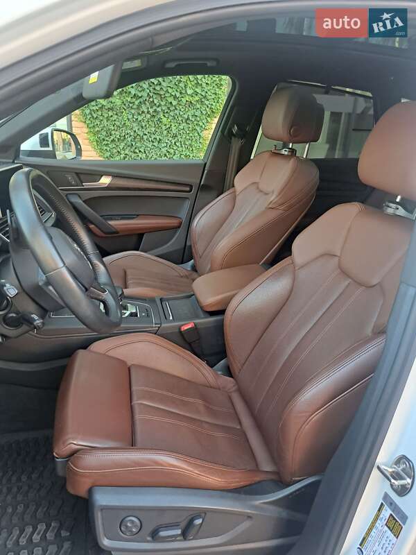 Позашляховик / Кросовер Audi Q5 2020 в Чернівцях
