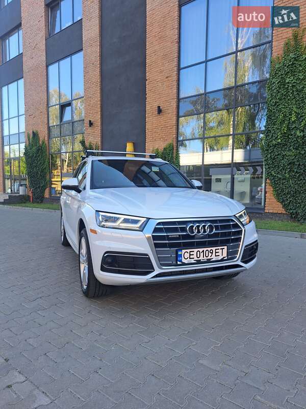 Внедорожник / Кроссовер Audi Q5 2020 в 