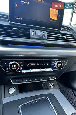 Внедорожник / Кроссовер Audi Q5 2020 в 