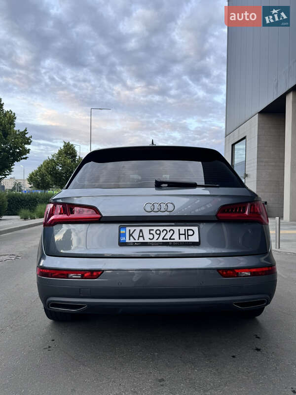 Позашляховик / Кросовер Audi Q5 2020 в Києві