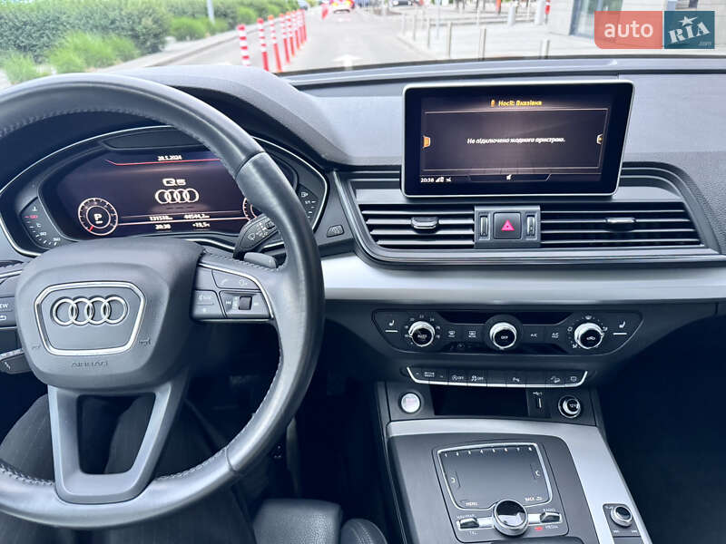 Позашляховик / Кросовер Audi Q5 2020 в Києві