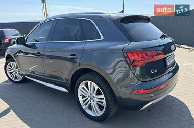 Внедорожник / Кроссовер Audi Q5 2017 в 
