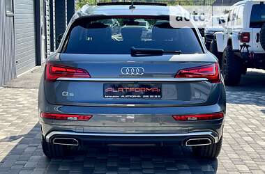 Позашляховик / Кросовер Audi Q5 2022 в 