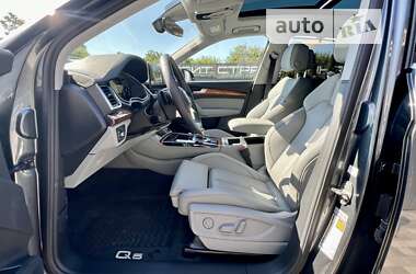 Позашляховик / Кросовер Audi Q5 2022 в 
