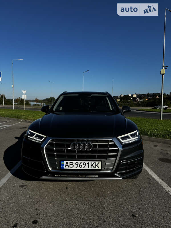 Позашляховик / Кросовер Audi Q5 2018 в Вінниці