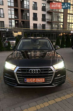 Внедорожник / Кроссовер Audi Q5 2017 в 
