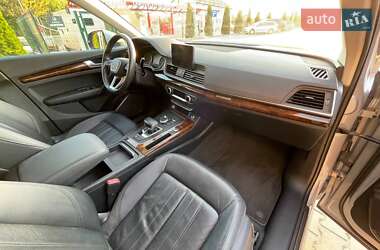 Внедорожник / Кроссовер Audi Q5 2018 в 