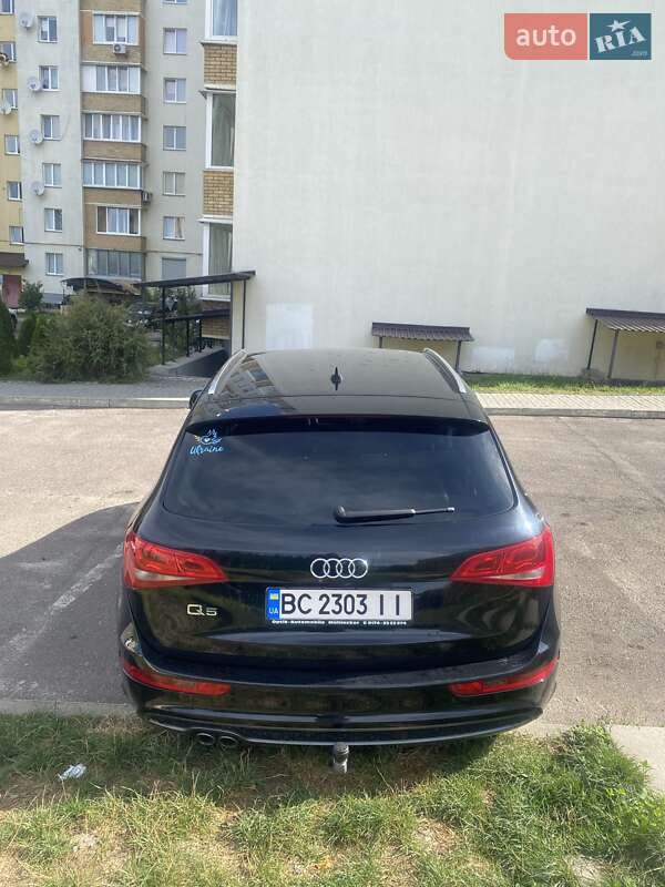 Внедорожник / Кроссовер Audi Q5 2010 в Новояворовске