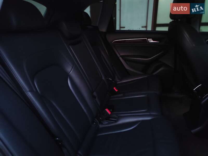 Внедорожник / Кроссовер Audi Q5 2016 в Хмельницком