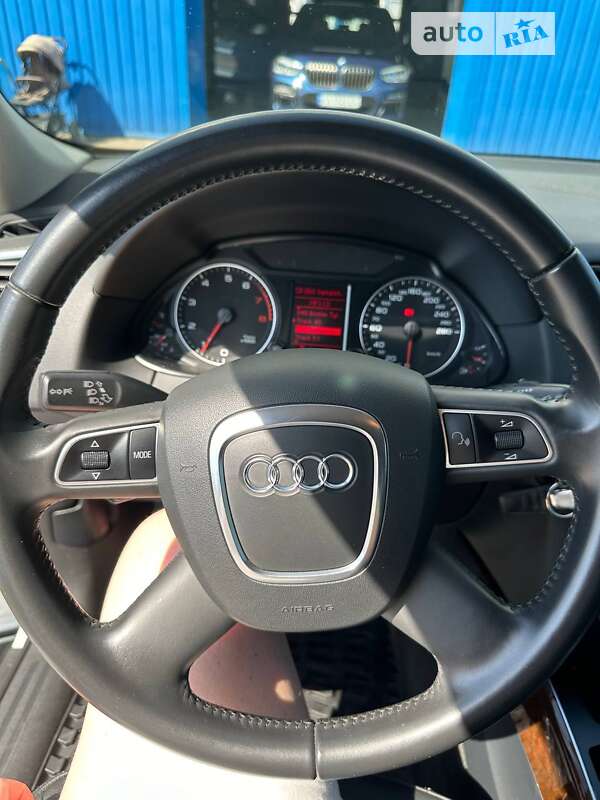 Внедорожник / Кроссовер Audi Q5 2011 в Харькове