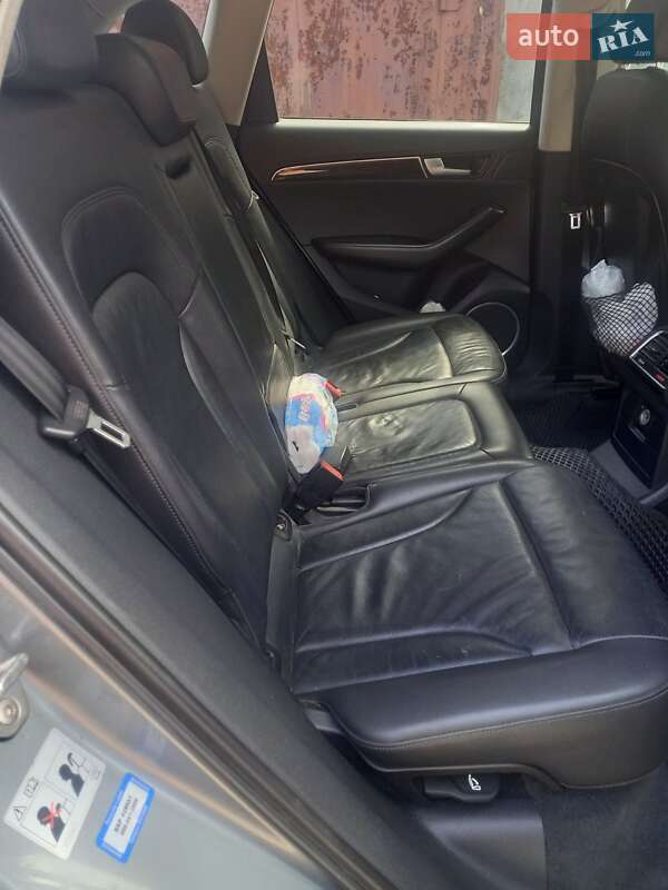 Внедорожник / Кроссовер Audi Q5 2010 в Измаиле