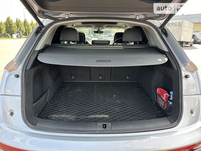 Внедорожник / Кроссовер Audi Q5 2021 в Киеве