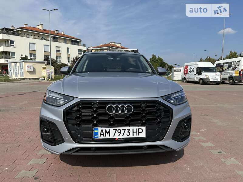Внедорожник / Кроссовер Audi Q5 2021 в Киеве