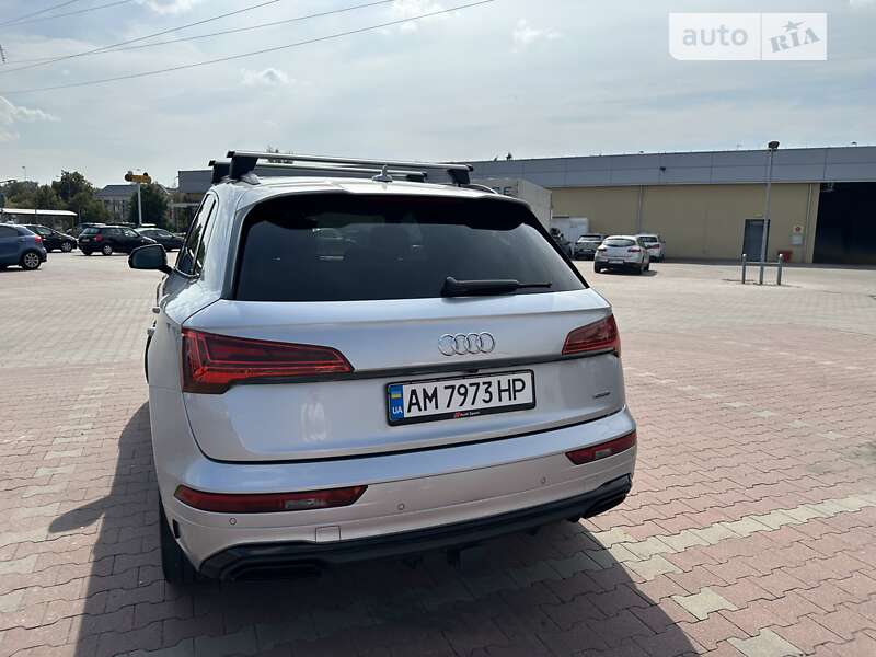 Внедорожник / Кроссовер Audi Q5 2021 в Киеве