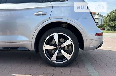Внедорожник / Кроссовер Audi Q5 2021 в 