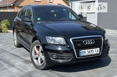 Внедорожник / Кроссовер Audi Q5 2010 в Луцке