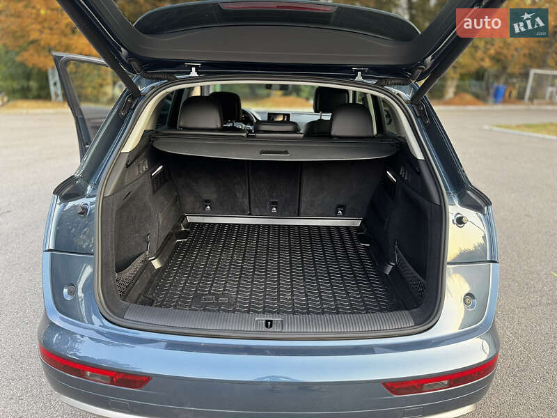 Позашляховик / Кросовер Audi Q5 2018 в Лубнах