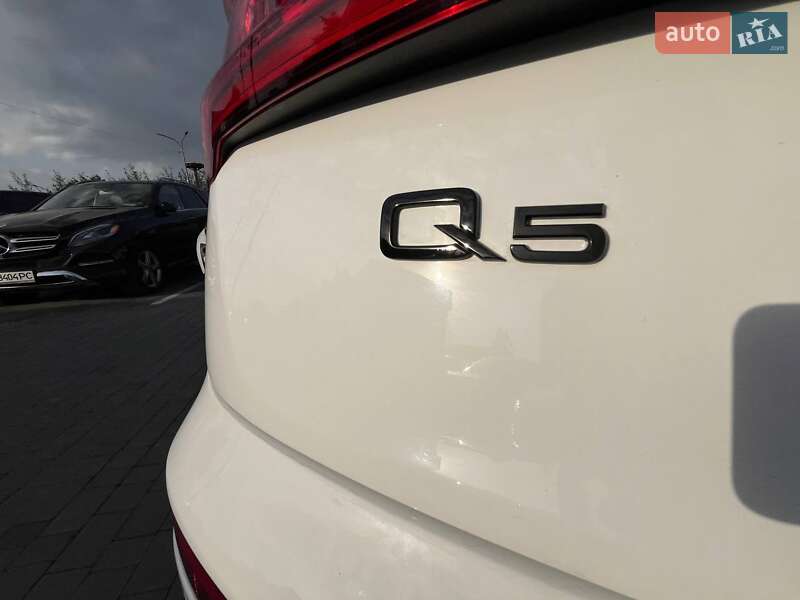 Позашляховик / Кросовер Audi Q5 2017 в Львові