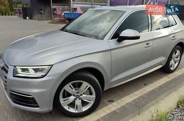 Внедорожник / Кроссовер Audi Q5 2017 в 