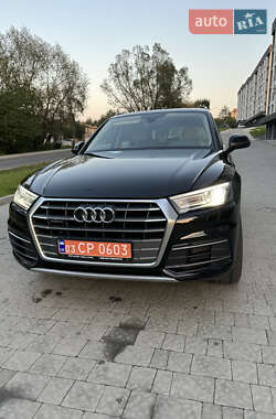 Внедорожник / Кроссовер Audi Q5 2017 в 