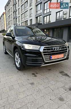 Внедорожник / Кроссовер Audi Q5 2017 в 