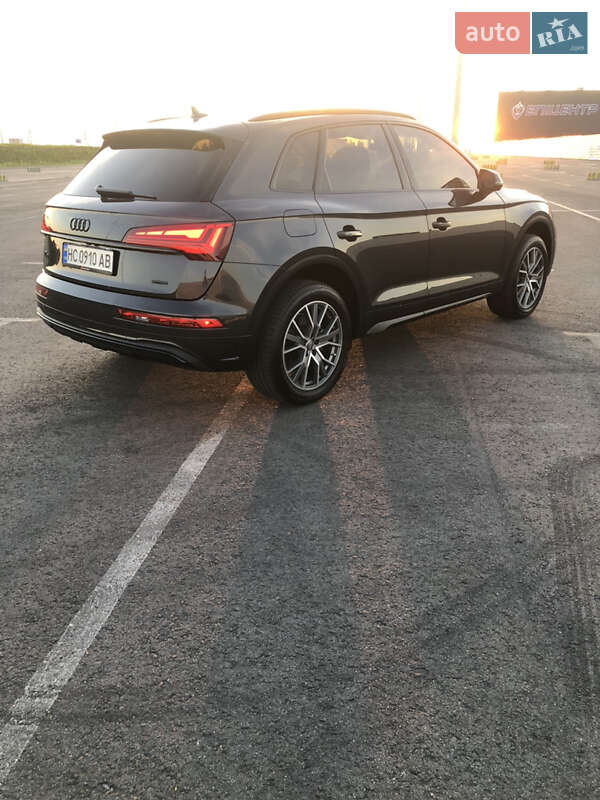 Позашляховик / Кросовер Audi Q5 2021 в Львові