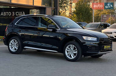 Внедорожник / Кроссовер Audi Q5 2018 в 
