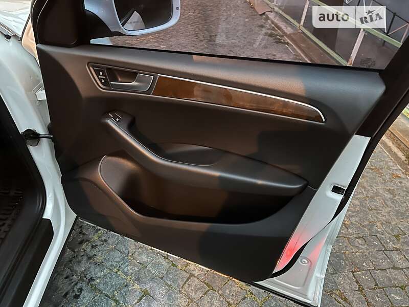 Внедорожник / Кроссовер Audi Q5 2010 в Хмельницком